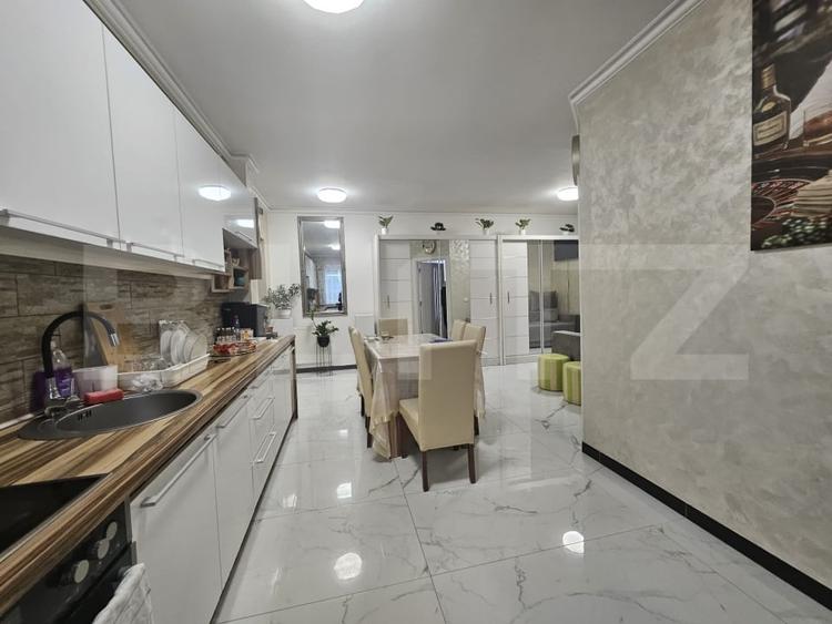 Apartament cu 3 camere decomandat, mobilat în Florești