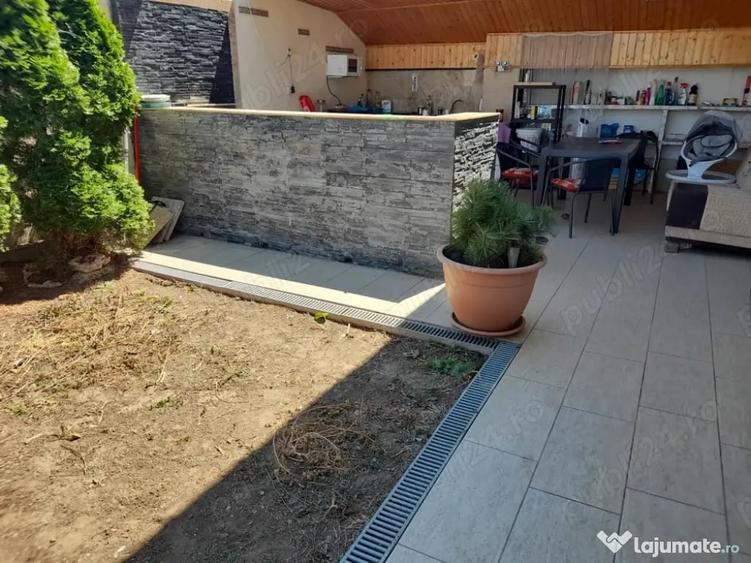 Casă cu 4 camere cu Teren 300 Mp în Central