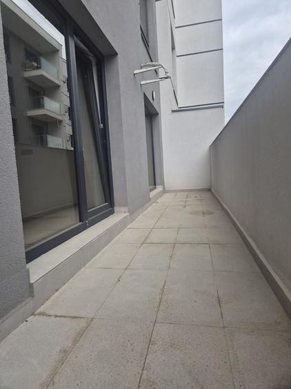 Apartament cu 3 camere decomandat în Theodor Pallady
