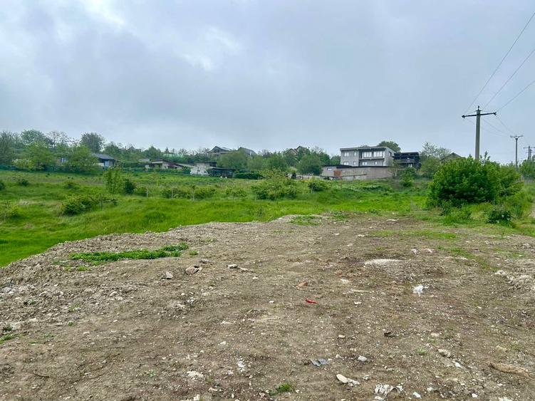 Teren extravilan de 1100 mp, în Central