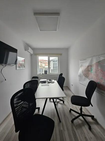 Apartament cu 3 camere decomandat în Theodor Pallady