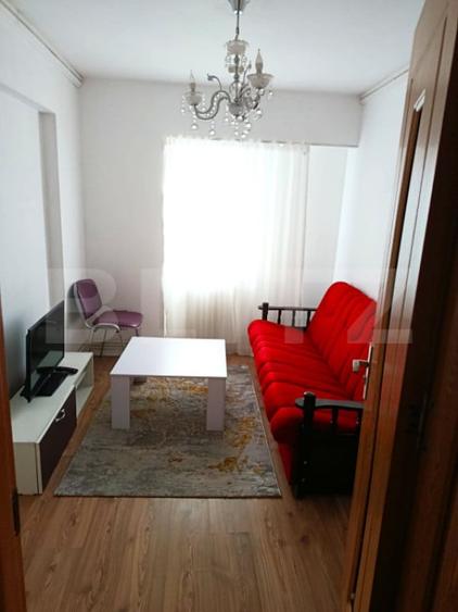 Apartament cu 3 camere decomandat în Independenței