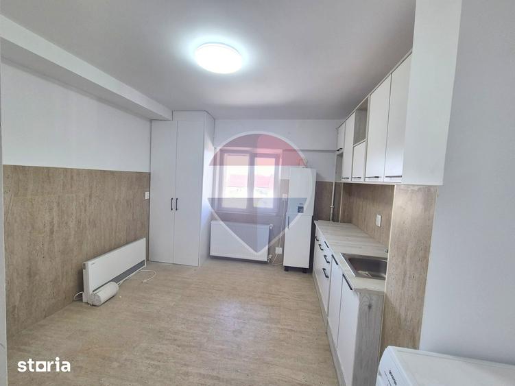 Apartament cu 2 camere decomandat, mobilat în Central