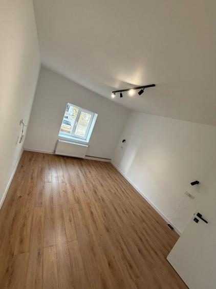 Apartament cu 3 camere decomandat în Ștefănești