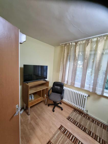 Chirie apartament 2 camere etaj 1 zona Micro 15 - 7