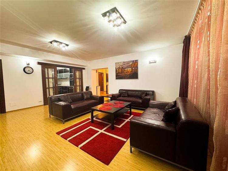 Apartament cu 4 camere semidecomandat în Floreasca