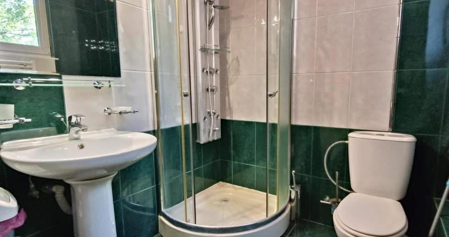 Casă individuală cu 4 camere cu Canalizare în Hărman