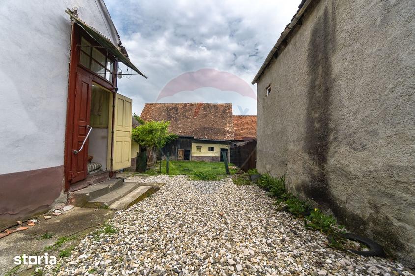 Casă cu 5 camere cu Teren 1995 Mp în Jibert