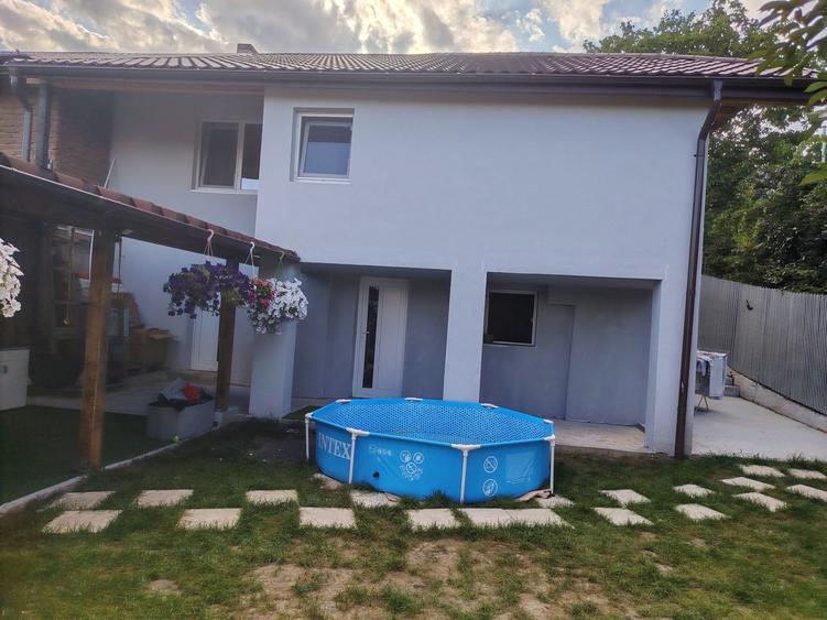 Casă cu 4 camere în Central