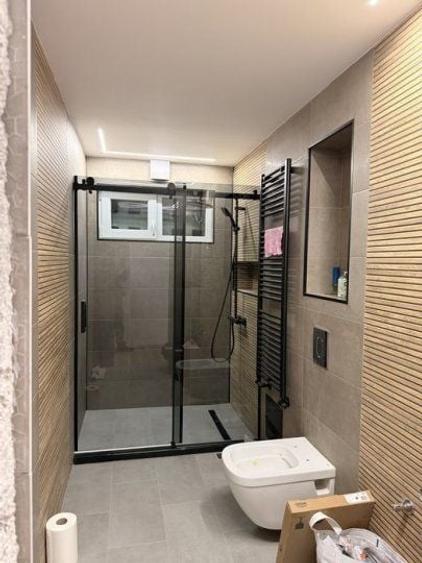 Apartament cu 3 camere semidecomandat în Alexandru Obregia