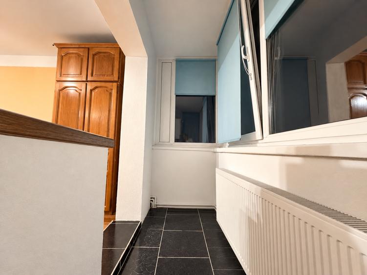 Apartament cu 2 camere semidecomandat în Soarelui