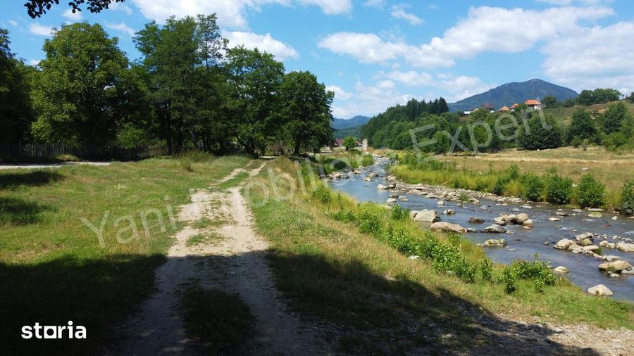 Teren de 3000 mp, în Corbeni