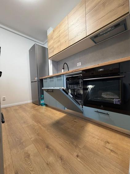 Apartament cu 3 camere semidecomandat, mobilat în Florești