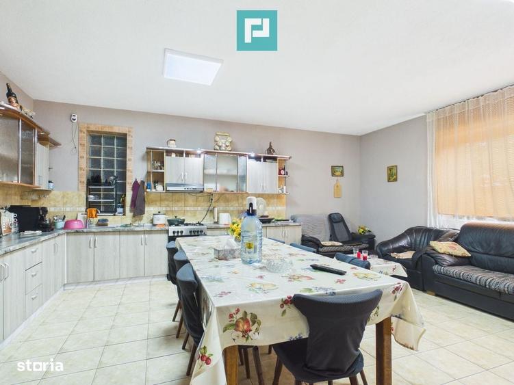 Casă cu 4 camere în Macea
