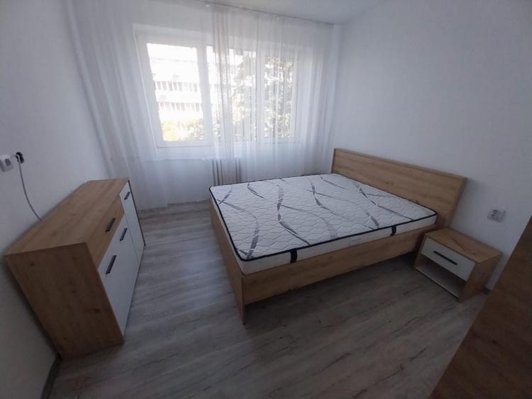 Apartament cu 2 camere decomandat în Baba Novac