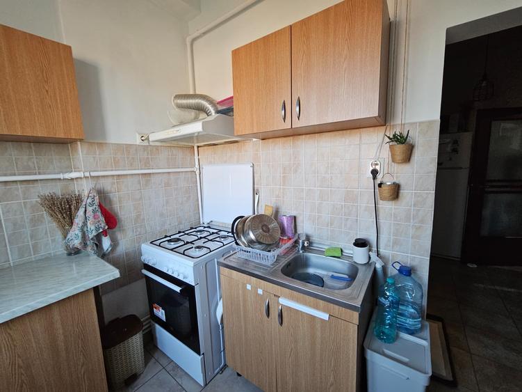Apartament cu 2 camere decomandat, mobilat în Aeroport