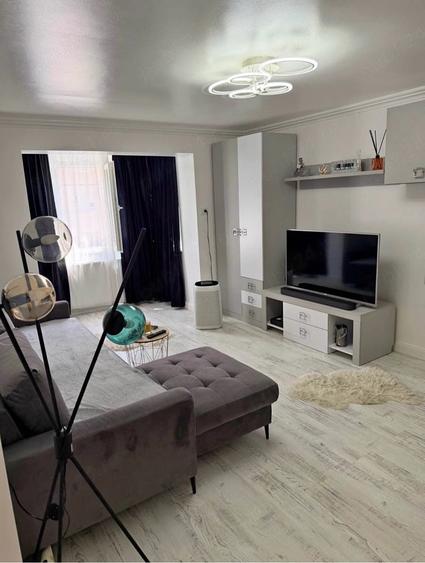 Apartament cu 2 camere semidecomandat în Central