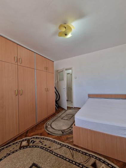 Apartament cu 2 camere decomandat în Lacul Tei