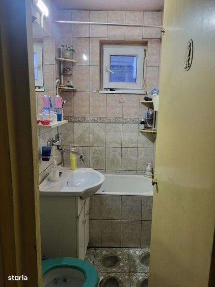 Apartament cu 3 camere în Dâmbu Pietros