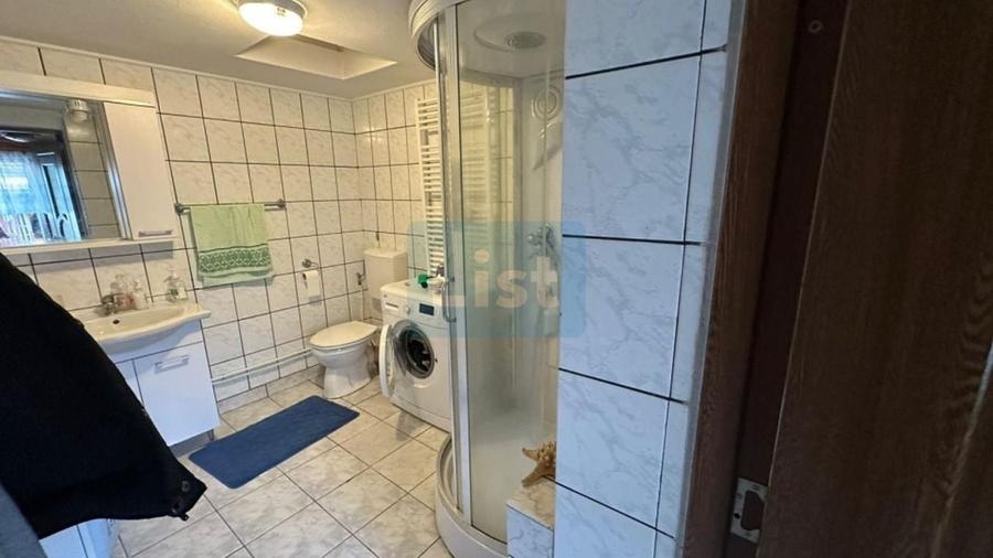 Casă cu 5 camere cu Canalizare în Muncitoresc