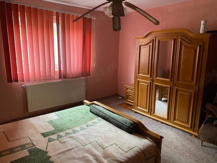 Casă cu 5 camere cu Teren 1348 Mp în Central