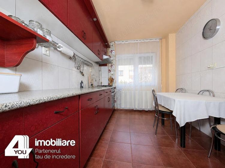 Apartament cu 4 camere semidecomandat în Alfa