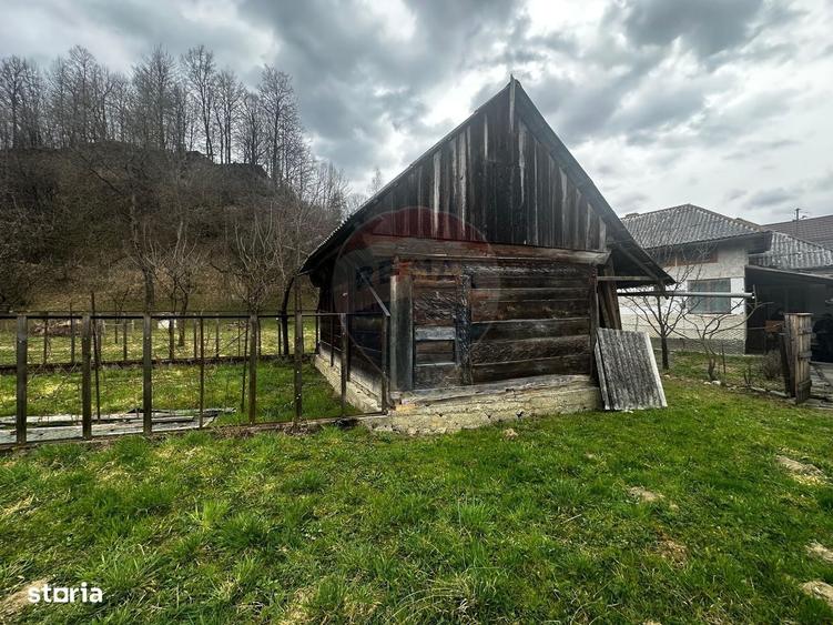 Casă cu 3 camere în Prislop