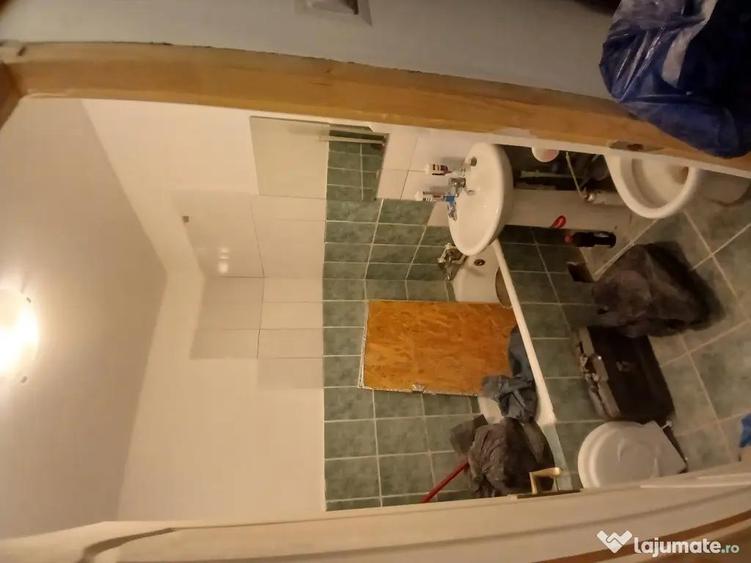 Garsonieră decomandată în Central
