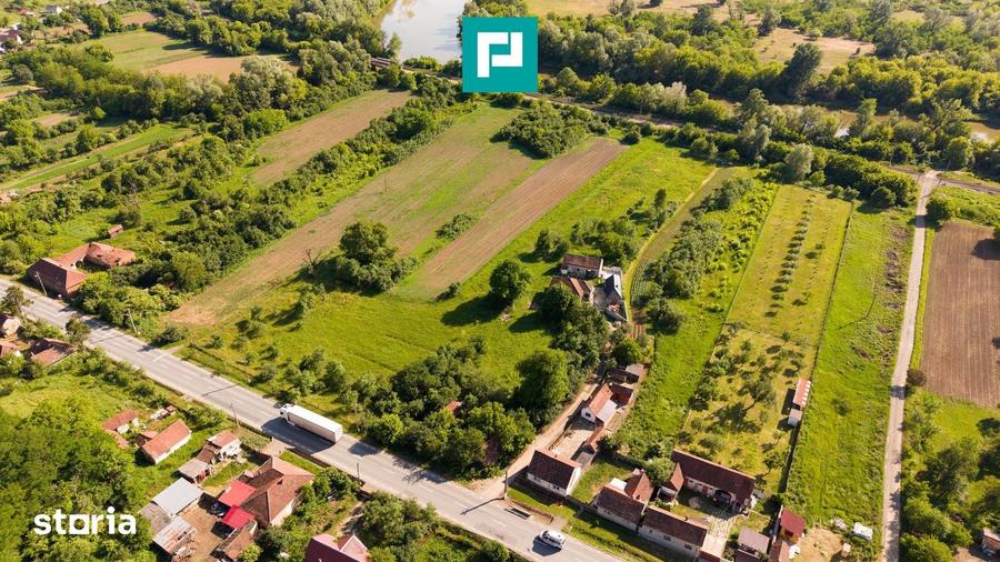 Teren de 5202 mp, în Bârzava