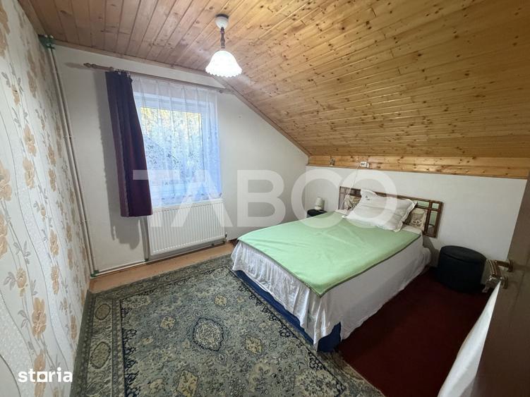 Casă cu 5 camere cu Teren 500 Mp în Recea