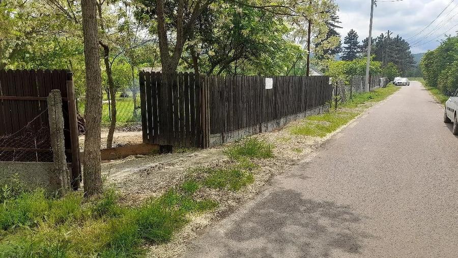 Teren de 1200 mp, în Brădeanca