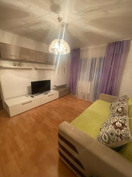 Apartament cu 2 camere semidecomandat în Girocului