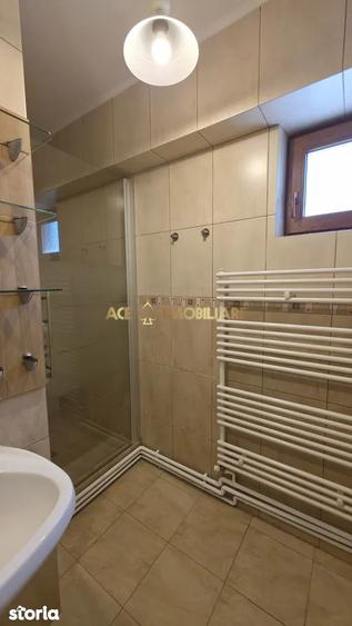 Apartament cu 4 camere decomandat, mobilat în Văcăresti