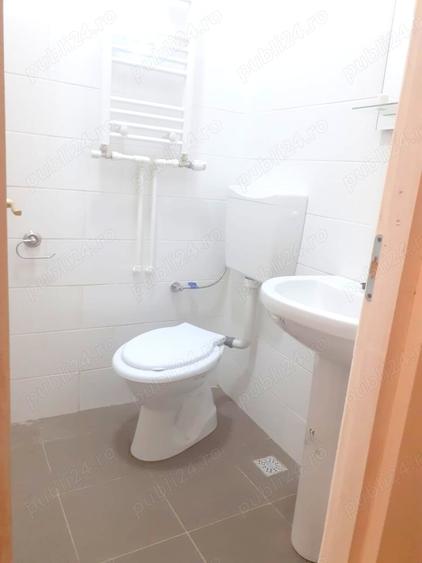 Casă cu 6 camere în Traian