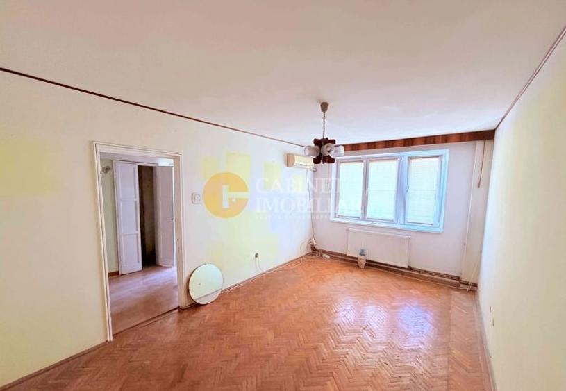 Apartament cu 2 camere semidecomandat în Piața Unirii