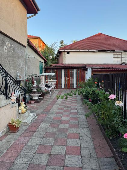 Apartament cu 2 camere decomandat în Petros