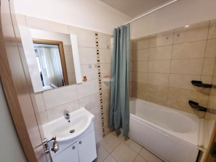 Apartament cu 2 camere decomandat, mobilat în Mărăței