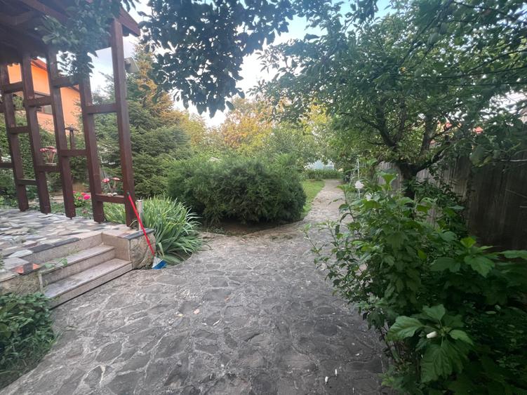 Casă cu 5 camere cu Canalizare în Gulia