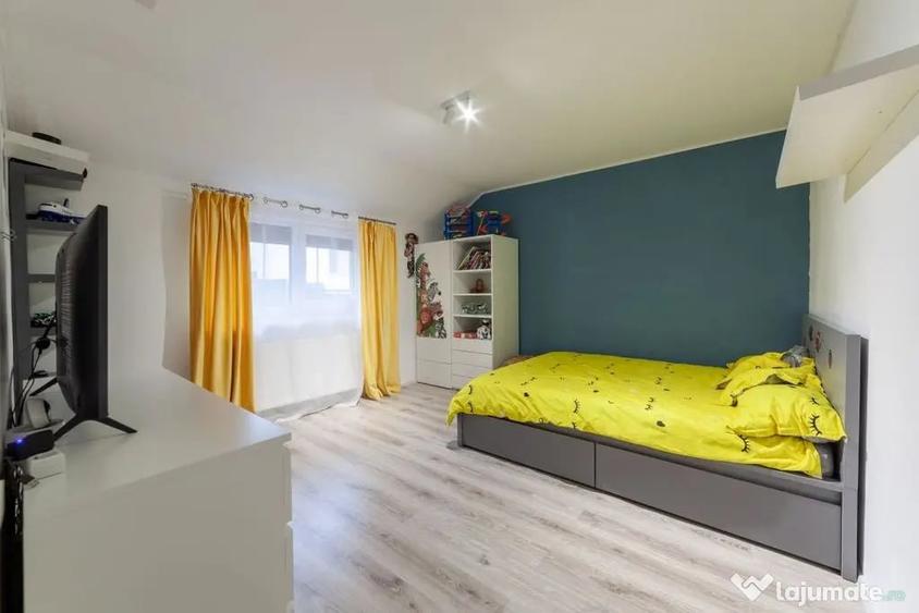 Casă cu 5 camere cu Teren 202 Mp în Trivale