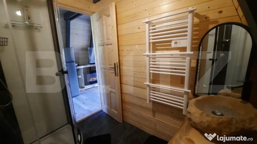 Casă cu 4 camere cu Teren 3450 Mp în Central