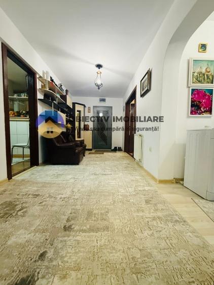 Apartament cu 3 camere decomandat în Calea Romanului