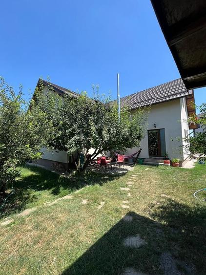 Casă individuală cu 4 camere cu Canalizare în Baciu