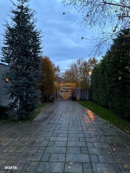 Casă cu 4 camere în Palazu Mare