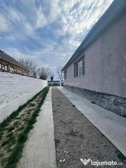 Casă cu 2 camere cu Teren 1138 Mp în Șăulești