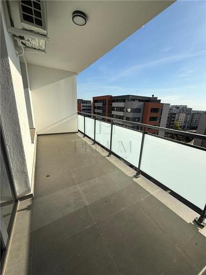 Apartament cu 3 camere decomandat în Torontalului