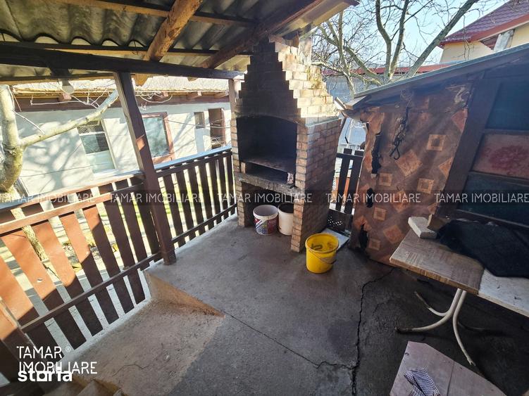 Casă cu 5 camere cu Teren 900 Mp în Târnova