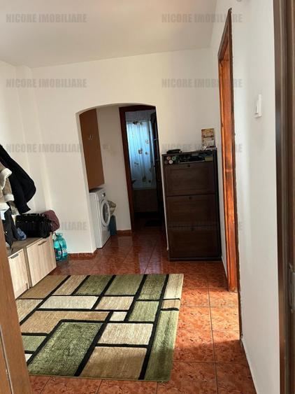 Apartament cu 2 camere decomandat în Girocului
