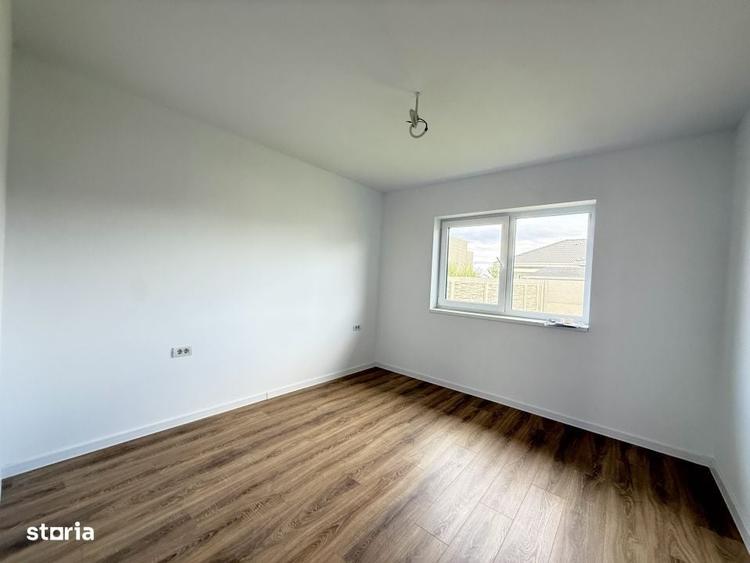 Casă cu 4 camere în Săcălaz
