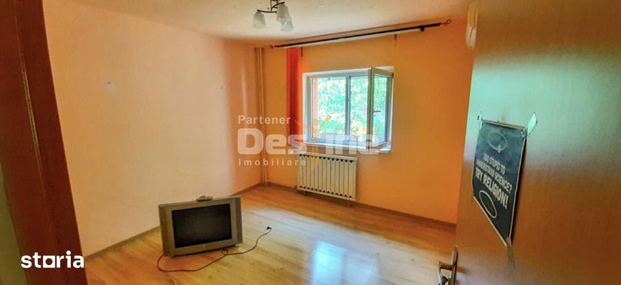 Apartament cu 3 camere decomandat în 13 Septembrie