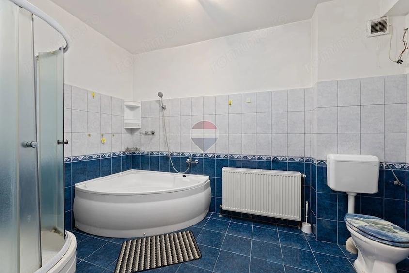 Apartament cu 3 camere decomandat în Intim